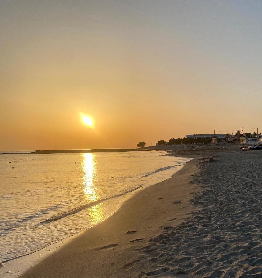 Mikes On The Beach Hersonissos  Exterior foto